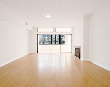 729 S Hobart Boulevard - Photo Thumbnail 8