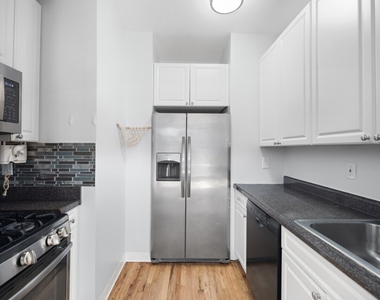 61 Lenox Avenue - Photo Thumbnail 6