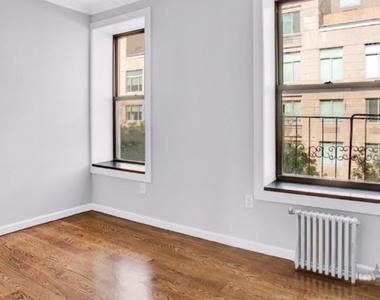 332 West 47th Street - Photo Thumbnail 5