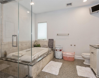 319 Harbor Drive - Photo Thumbnail 23
