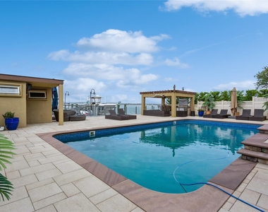 319 Harbor Drive - Photo Thumbnail 1