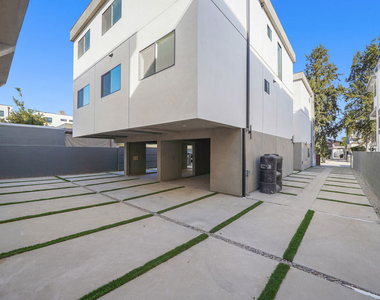 819 N Mccadden Place - Photo Thumbnail 23