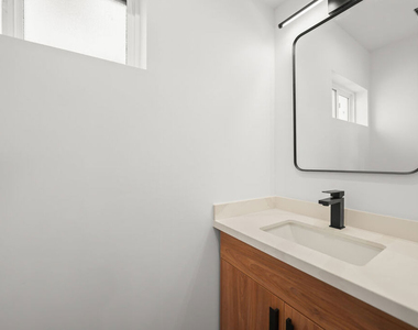 819 N Mccadden Place - Photo Thumbnail 19