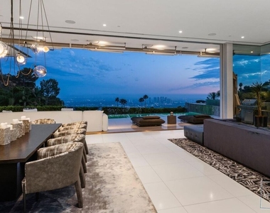 1814 N Doheny Drive - Photo Thumbnail 11