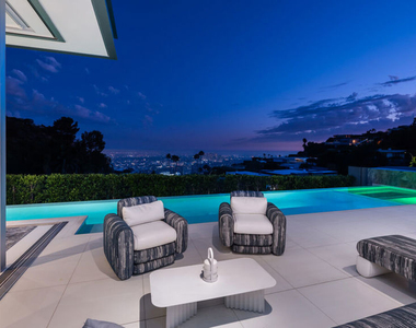 1814 N Doheny Drive - Photo Thumbnail 21