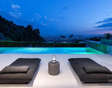 1814 N Doheny Drive - Photo Thumbnail 6