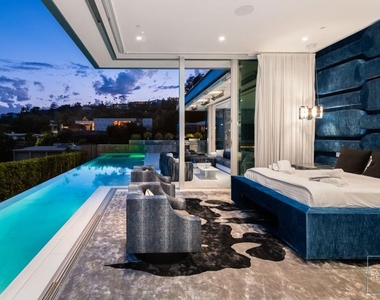 1814 N Doheny Drive - Photo Thumbnail 14
