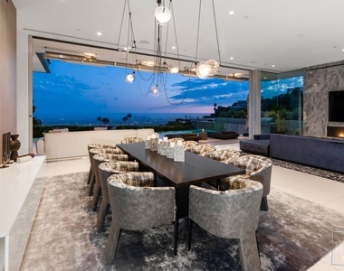 1814 N Doheny Drive - Photo Thumbnail 10