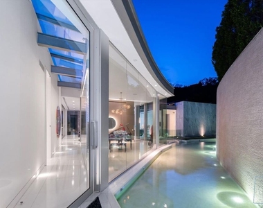1814 N Doheny Drive - Photo Thumbnail 5