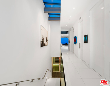 1814 N Doheny Drive - Photo Thumbnail 34