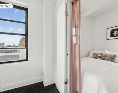 200 W 16th Street - Photo Thumbnail 4