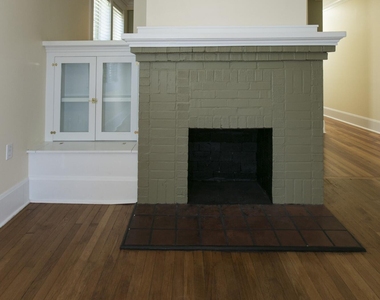 317 E 6th Street - Photo Thumbnail 4