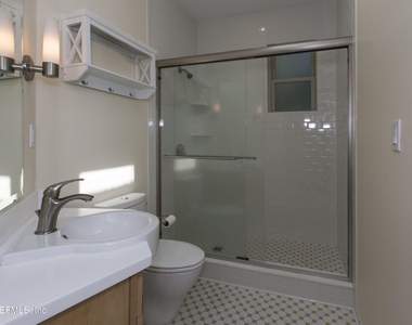 317 E 6th Street - Photo Thumbnail 7