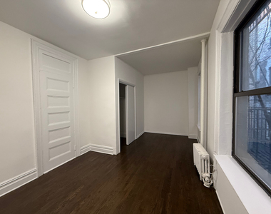 1427 York Avenue - Photo Thumbnail 9