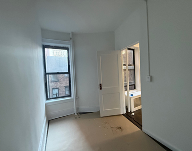 1427 York Avenue - Photo Thumbnail 5