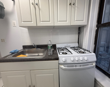 1427 York Avenue - Photo Thumbnail 3
