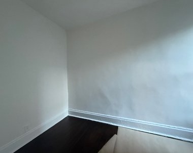 1427 York Avenue - Photo Thumbnail 4