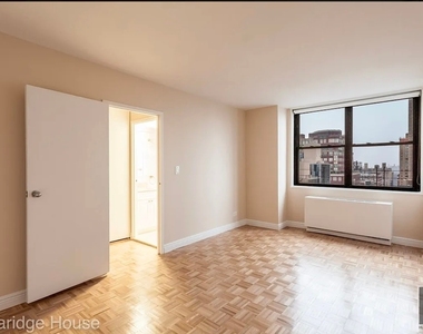 East 87th Street - Photo Thumbnail 1