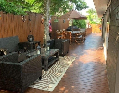 19 Champlain Street - Photo Thumbnail 11