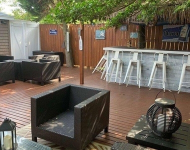 19 Champlain Street - Photo Thumbnail 10