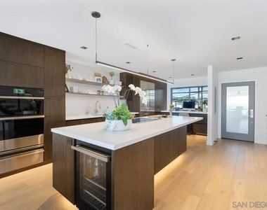 135 S Sierra Ave - Photo Thumbnail 6