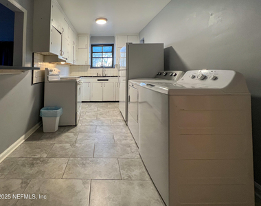 1733 River Road - Photo Thumbnail 5