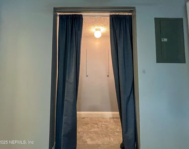 1733 River Road - Photo Thumbnail 8