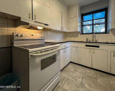 1733 River Road - Photo Thumbnail 6