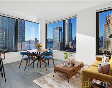 77 Commercial Street - Photo Thumbnail 4