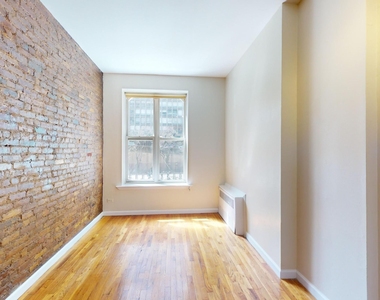 East 33rd Street - Photo Thumbnail 1