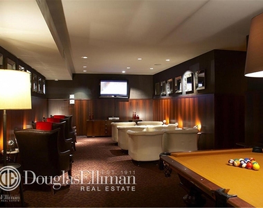 88 Greenwich St - Photo Thumbnail 5