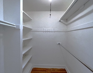 217 Burns Street - Photo Thumbnail 9