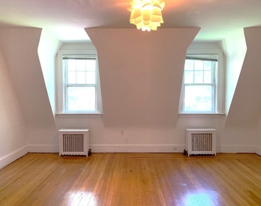 217 Burns Street - Photo Thumbnail 4