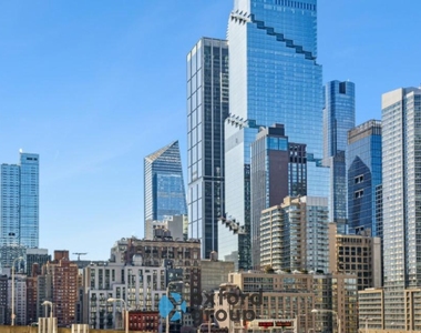 West 42nd Street - Photo Thumbnail 10