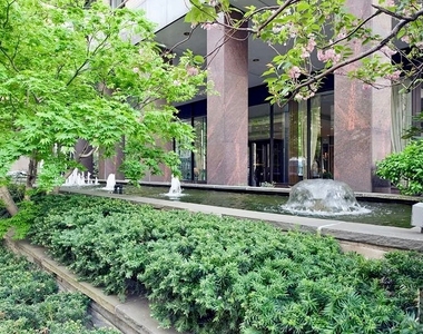 East 75th Street - Photo Thumbnail 11