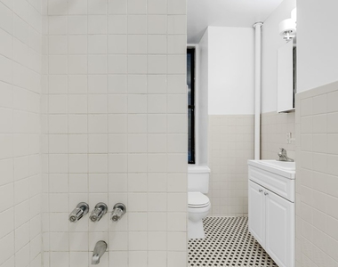 Madison Avenue - Photo Thumbnail 4