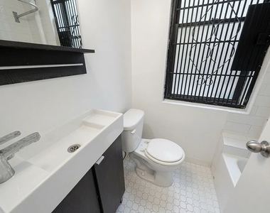 354 East 78th Street - Photo Thumbnail 3