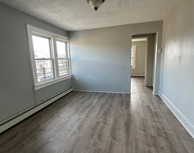 210 Pearl Street - Photo Thumbnail 1