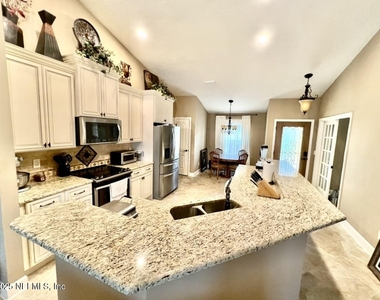 1024 Ardmore Street - Photo Thumbnail 9