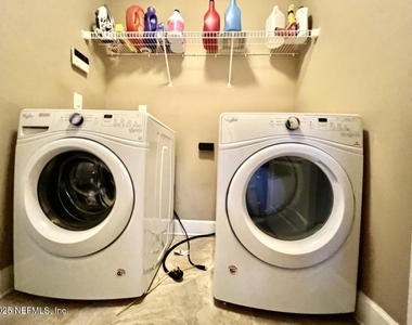 1024 Ardmore Street - Photo Thumbnail 24