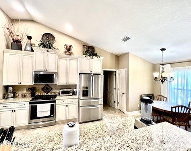 1024 Ardmore Street - Photo Thumbnail 10