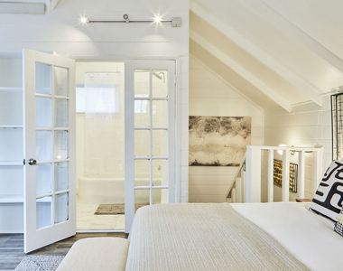 6026 1/2 Barton Avenue - Photo Thumbnail 12