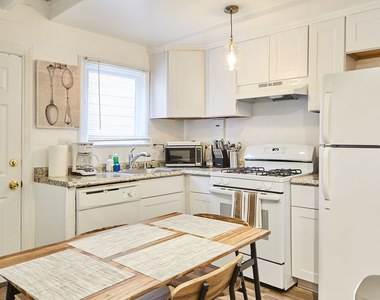 6026 1/2 Barton Avenue - Photo Thumbnail 6
