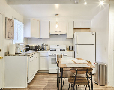 6026 1/2 Barton Avenue - Photo Thumbnail 5