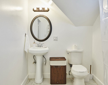 6026 1/2 Barton Avenue - Photo Thumbnail 13