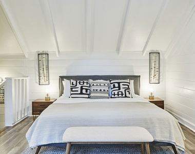 6026 1/2 Barton Avenue - Photo Thumbnail 9