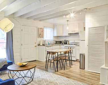 6026 1/2 Barton Avenue - Photo Thumbnail 4