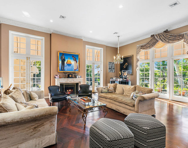 1118 San Ysidro Drive - Photo Thumbnail 3