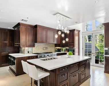 1118 San Ysidro Drive - Photo Thumbnail 11