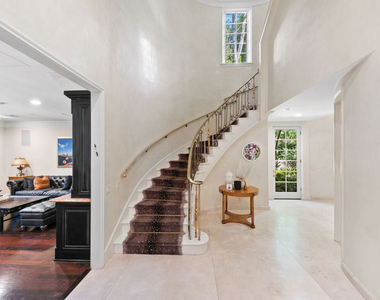 1118 San Ysidro Drive - Photo Thumbnail 6